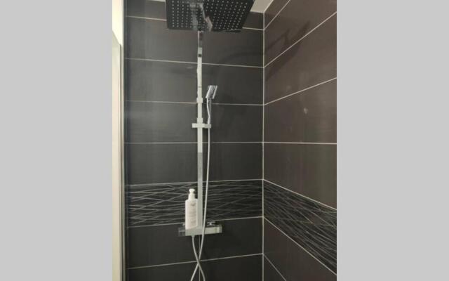 Logement entier+ jardin privé et parking 2places