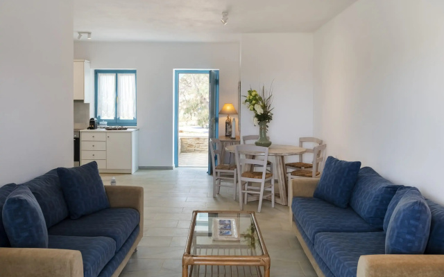 Beachside 2 bedroom Cottage