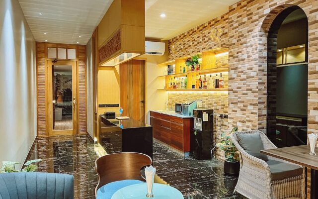 Grand Lord Hotel& Residence