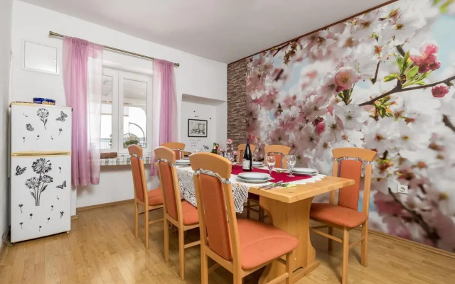 Beautiful Home in Jablanac With Wifi and 5 Bedrooms