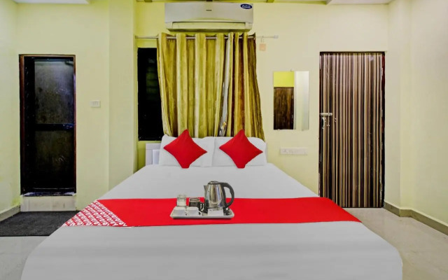 Oyo Flagship 93139 Green Lodging And Boarding