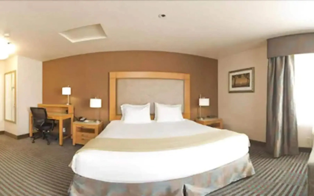 Holiday Inn Express Monterey-Cannery Row by IHG