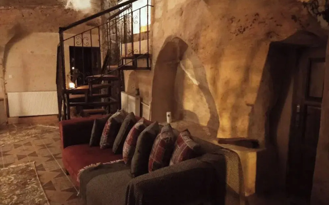 Deep Cave House