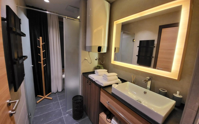 Woodside 430 Apartment