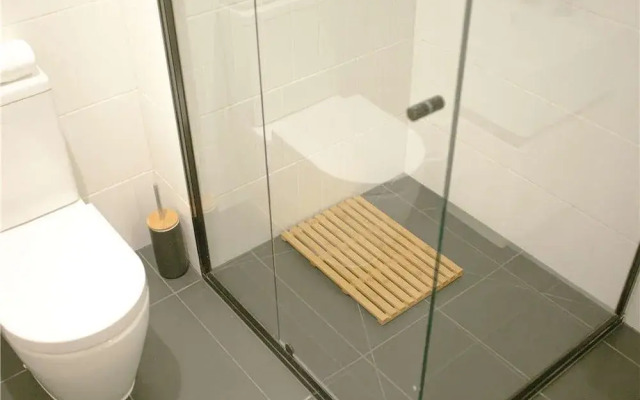 Bourke 2BR1BA Apt close to Chinatown centre