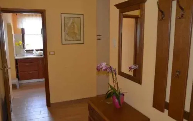 Holiday home in Tinjan/Istrien 10008