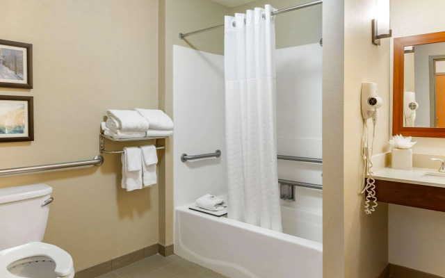 Comfort Suites Lancaster Amish Country