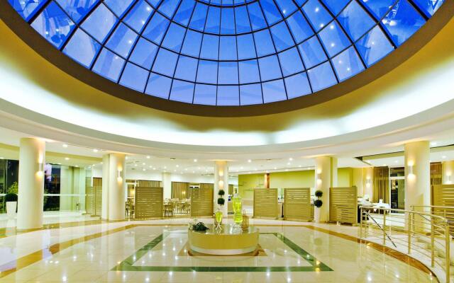 Kipriotis Hippocrates & Maris Suites
