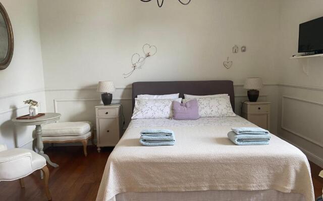 Villa Gina Bed and Breakfast - Camere dove dormire, vicino all'aeroporto