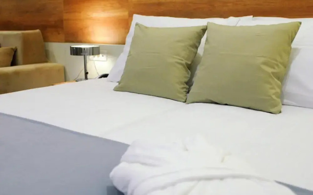 Santiny Hotel & Restaurant