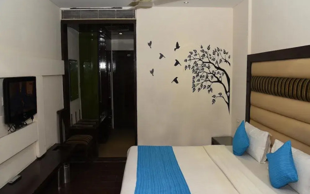 OYO 3537 Hotel Landmark