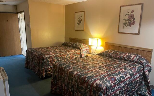 Dollinger's Motor Inn