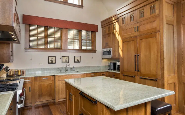 Frias Homes Of Aspen