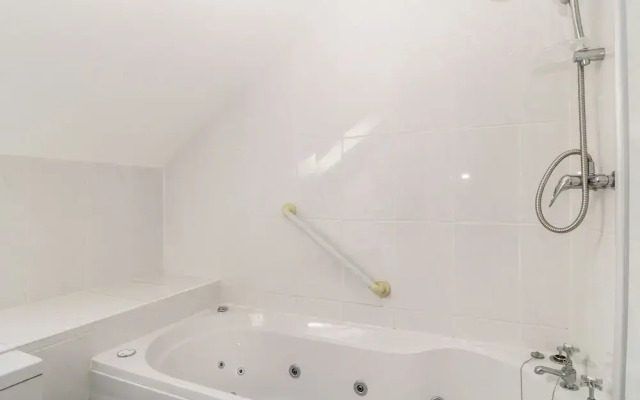 Honeysuckle Cottage