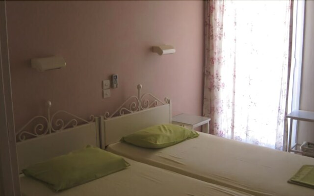 Marina rooms