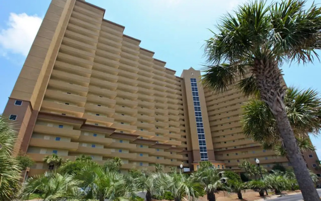 Pelican Beach Resort 0301