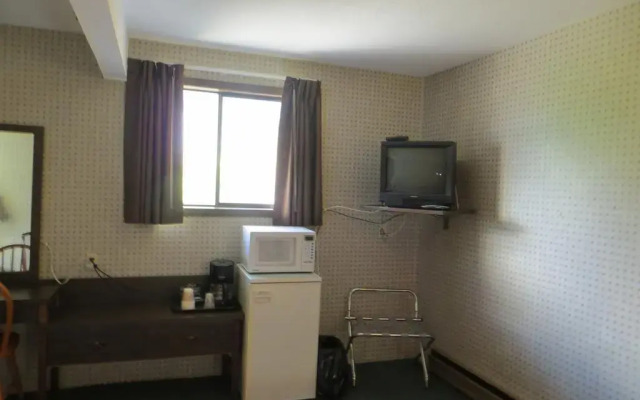 Harrison Village Motel