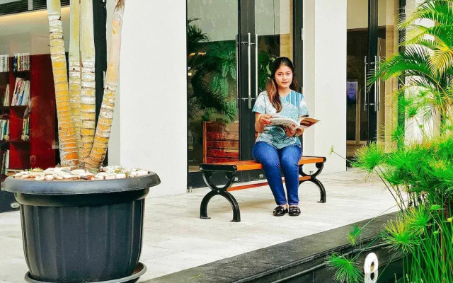 Le Premier Hotel Kota Deltamas