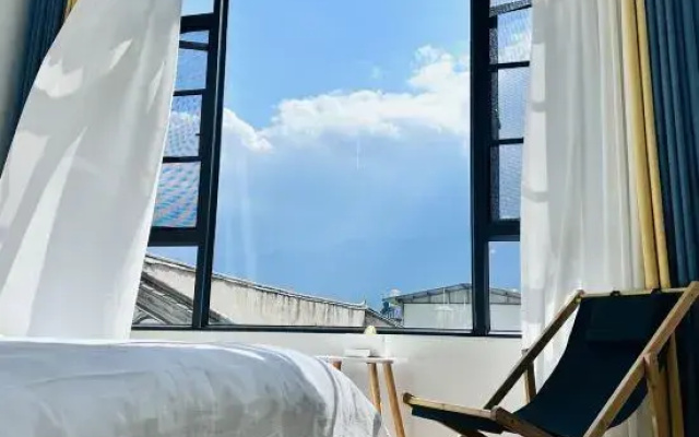 Dali Yimian Mountain View Homestay (Caicun Longqi Wharf Branch)