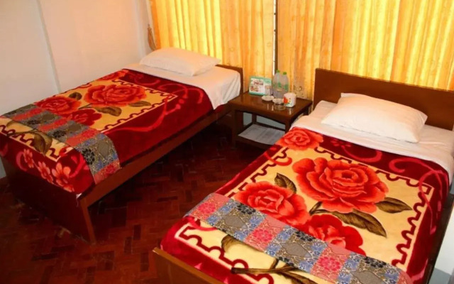 Naung Tong Hotel