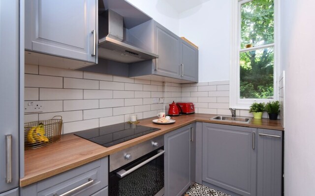 Luxury Studio Apartment in Kensington