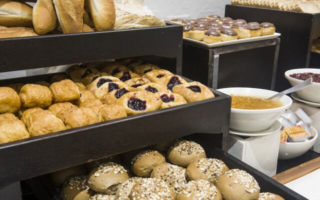 Al Hamra Residence & Village Hotel
