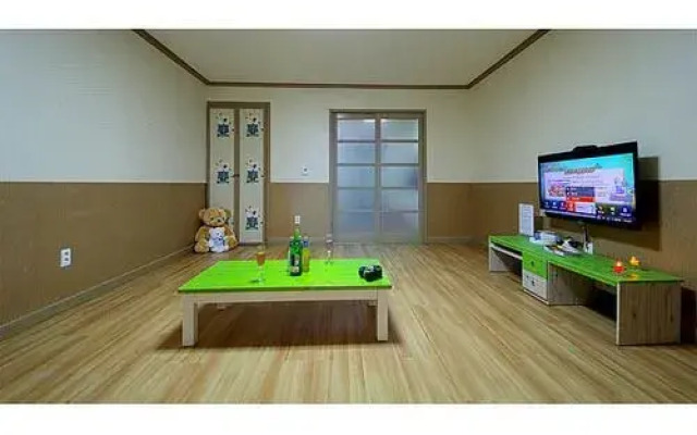 Suncheon Suncheon Bay Deulmaru Pension (Group Room)