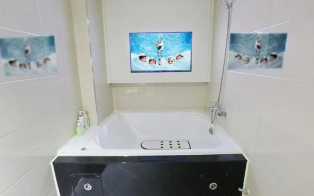 Film 37.2 Hotel