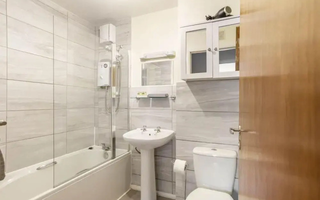 Stylish 2-bed Apartment w/ Kitchen, Ultrafast Wifi