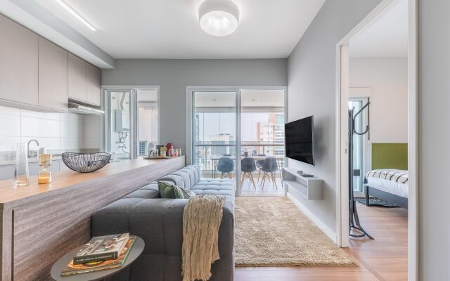 Apartamento completo com varanda | Vila Olímpia
