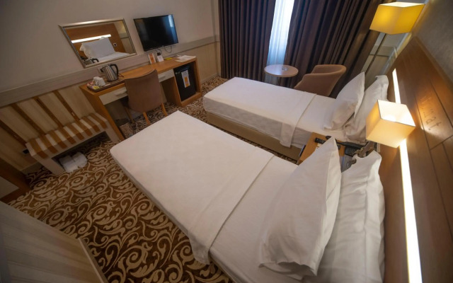 Grand Itimat Hotel