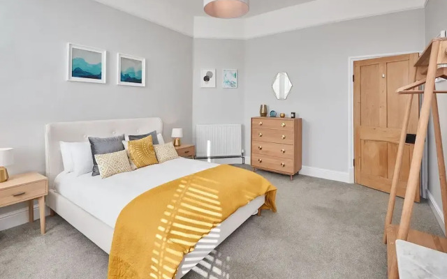 Host Stay Cheviot House