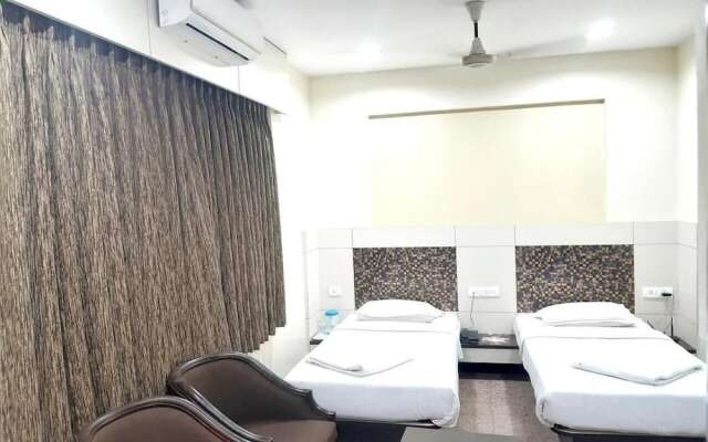 Hotel Adarsha Palace