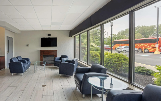 Best Western Plus Reading Inn & Suites