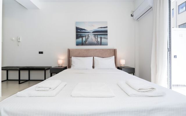 Minimal Studio with Balcony in Central Athens