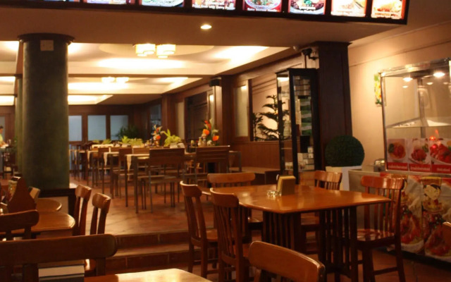 Opal House Hotel & Restaurant