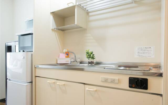 Hotel & Condominium airBest