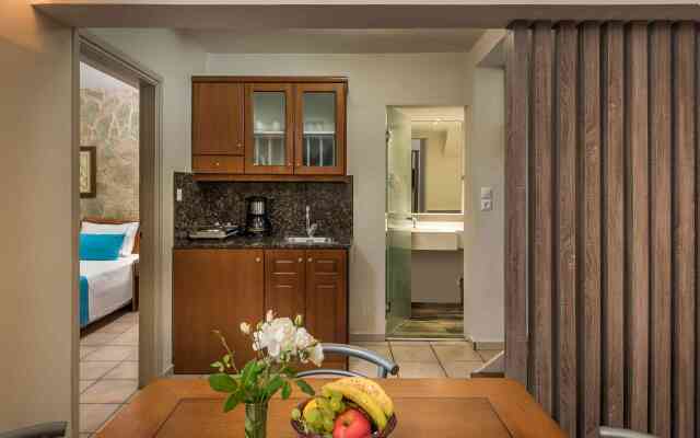 Elotis Suites