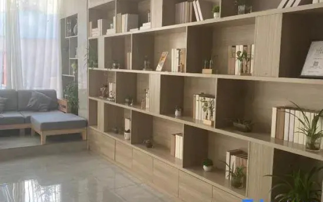 Tangerine Boutique Hotel