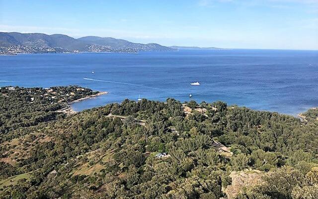 Comfy villa in Bormes-les-Mimosas with swimming pool