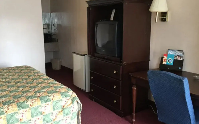 Belmont Inn & Suites