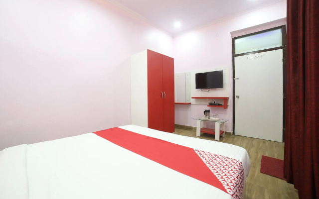 OYO 24220 Hotel Bohra International