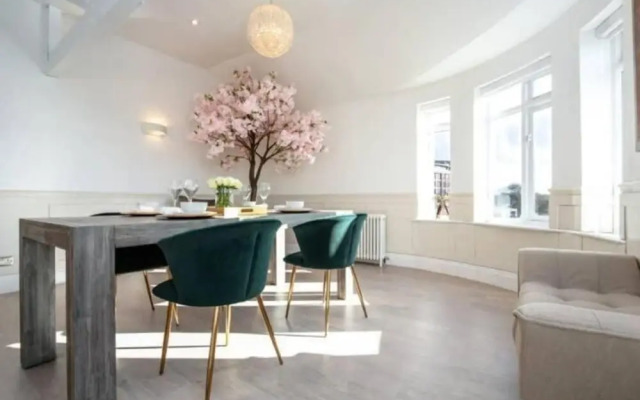 The Racecourse Penthouse