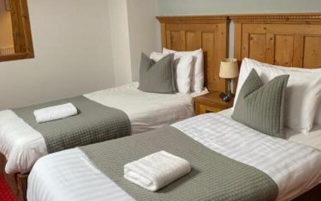 Dingle Marina Lodge