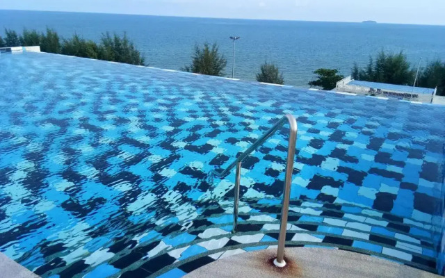 Grand Beach CondoB35 by malai