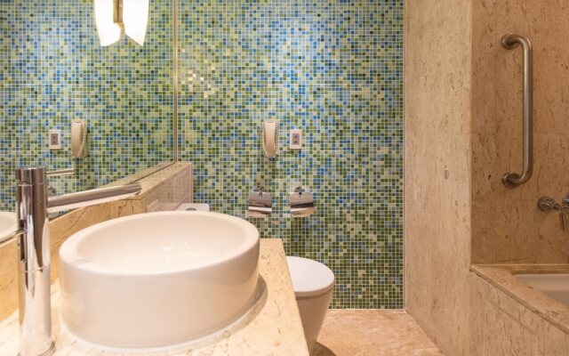 Holiday Inn Bangkok by IHG
