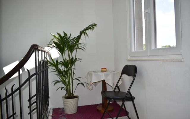 Dante Apartment