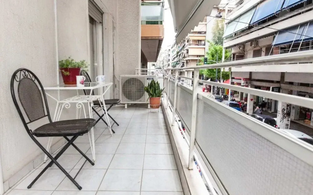 Beautiful Retro Apt in Koukaki