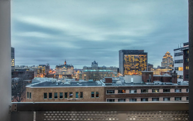 Hotel Faubourg Montreal