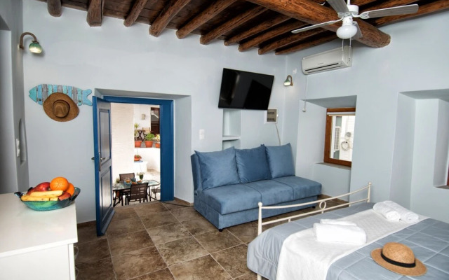 Gavrion's Nest  - Premium Cycladic Studio